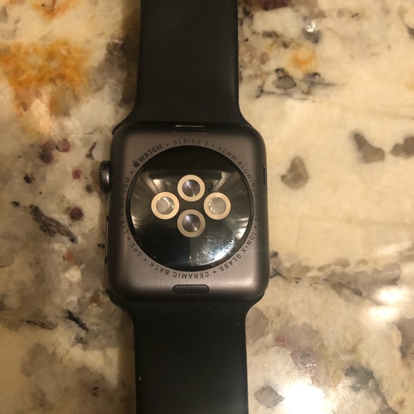 Apple Watch Series 3 GPS Space Gray, screen crack! - Picture 7 of 7